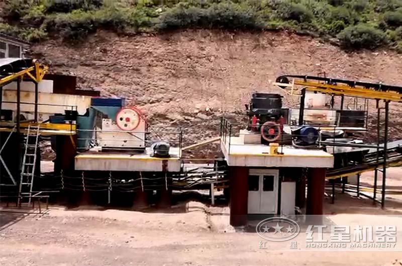 沖擊破搭配顎破、圓錐破現(xiàn)場